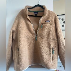 Patagonia quarter zip fleece pullover in tan